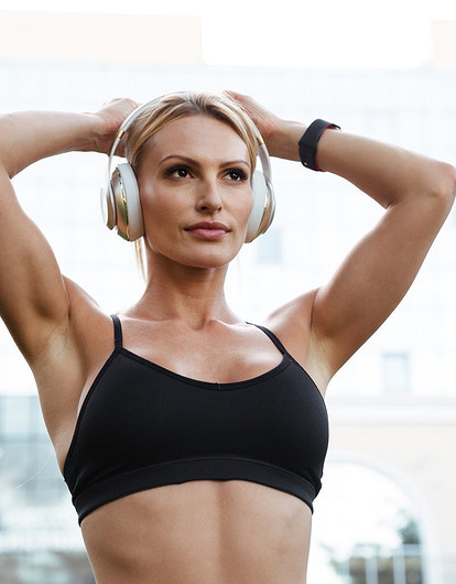 Как убрать валики под мышками: комплекс упражнений от эксперта