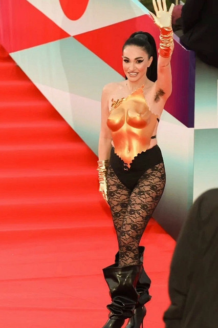 Соцсети Алины Ян