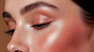 Как пользоваться хайлайтером: 7 техник, которые нравятся визажистам