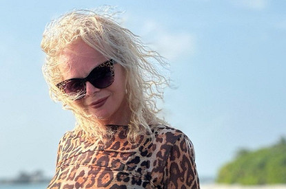 Не может встать: Ларисе Долиной экстренно понадобилась помощь врачей