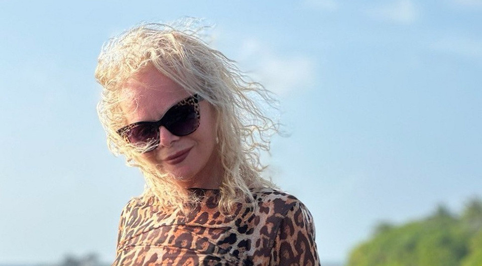 Не может встать: Ларисе Долиной экстренно понадобилась помощь врачей