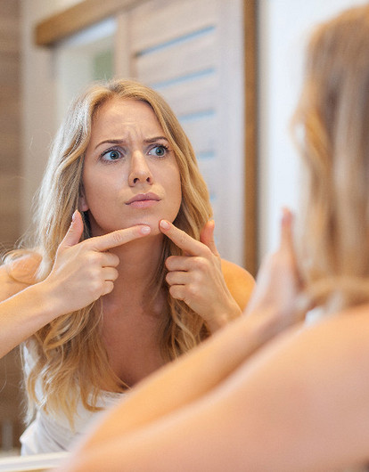 Прыщ на подбородке: что это значит с точки зрения примет