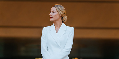 Актриса Александра Ребенок рассказала, что не могла забеременеть из-за мужского живота