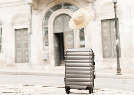 Как выбрать чемодан для поездок: 10 самых важных критериев