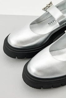 Stuart Weitzman