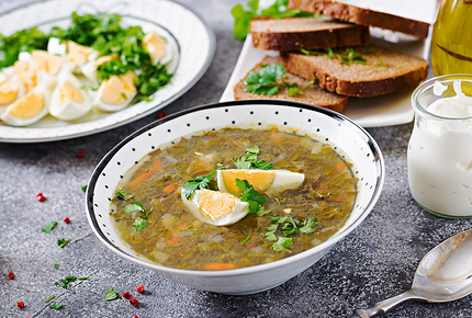 Блюда из молодой крапивы: 11 вкусных рецептов от супа до пирога