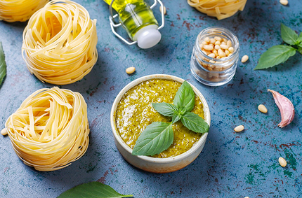 Блюда из молодой крапивы: 11 вкусных рецептов от супа до пирога