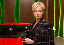 кадр из сериала Жизнь по вызову