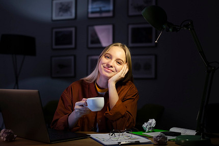 Как перестать объедаться на ночь: 3 упражнения для голодного мозга