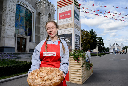 Более 450 производителей, артисты и 7000 видов продуктов и блюд: чем запомнился фестиваль «Вкусы России»
