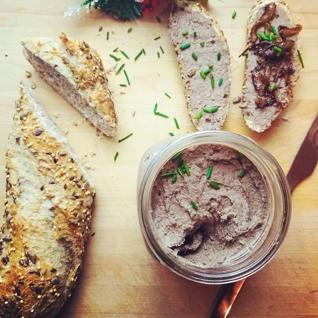 Сколько хранится паштет из куриной печени. Паштет из человека. из чего можно сделать паштет.