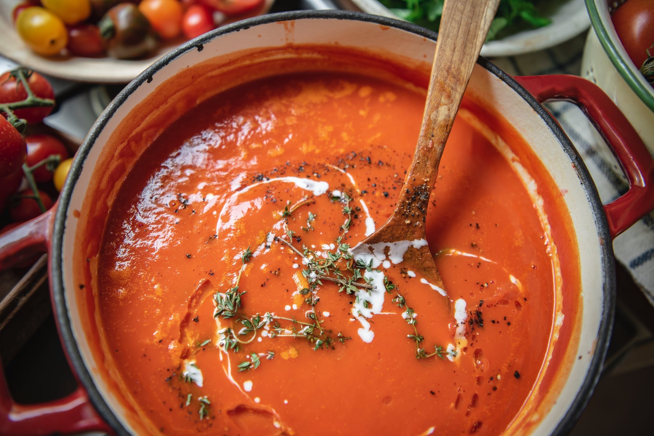 Неаполитанский соус. Неаполитанский томатный суп. Острый томатный суп. Томатный соус.