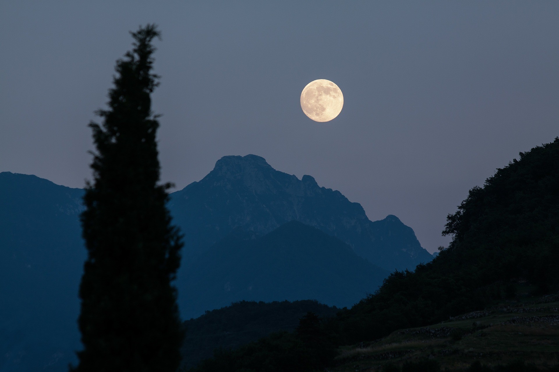 Полнолуние в мае фото