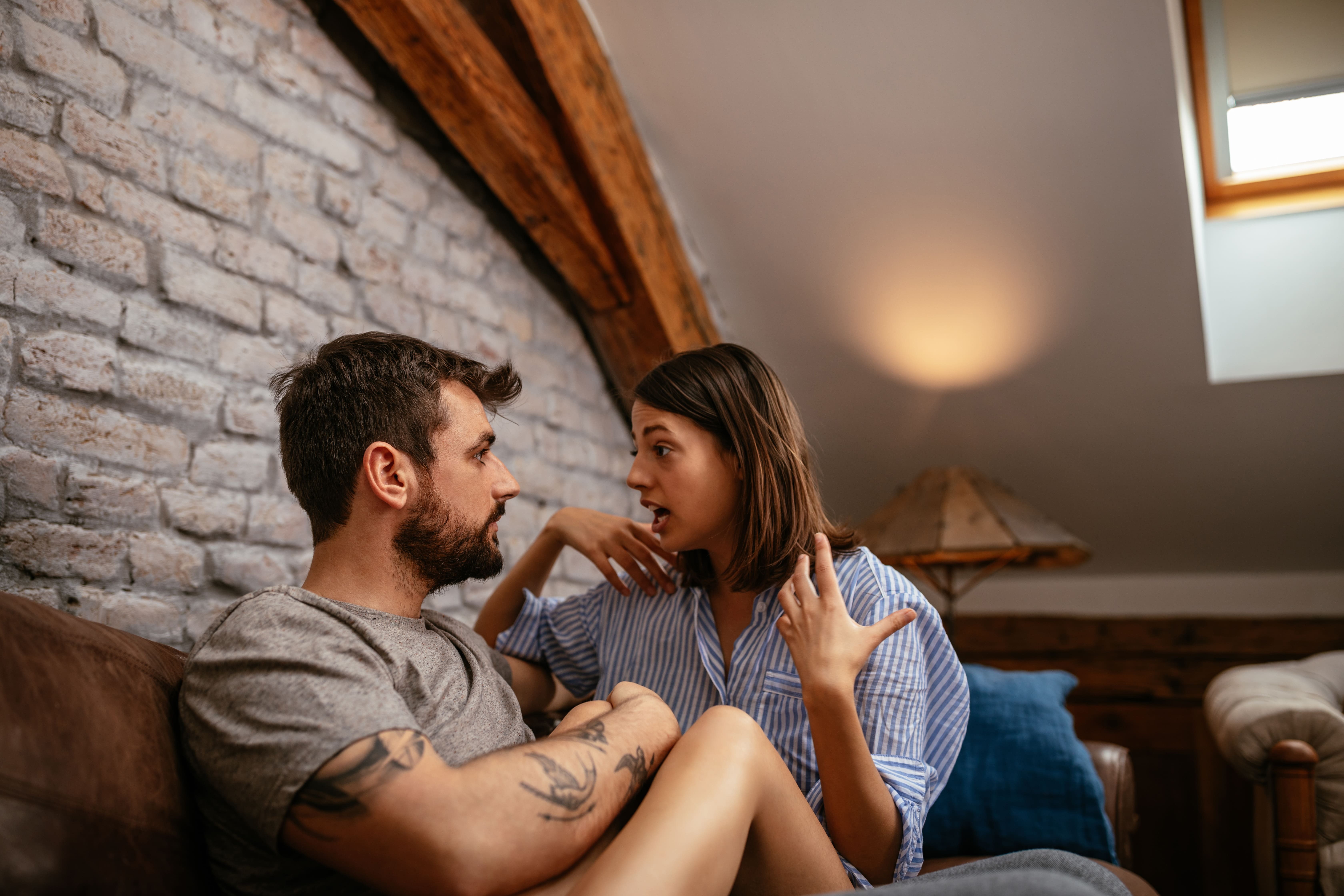 Пара в порядке. Что такое пара интеллект. Отношение к уроку. Фото пара разум. Serious couple.