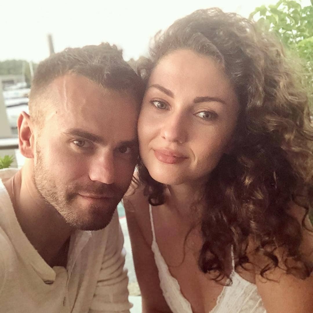 Игорь акинфеев с женой фото
