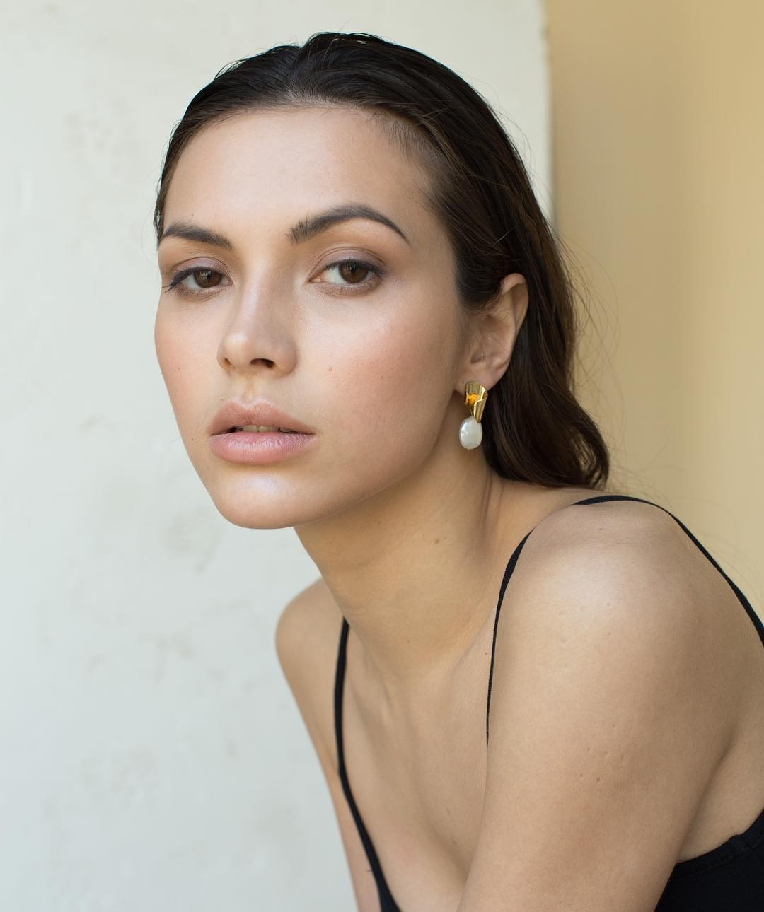 Как правильно выбрать серьги: советы по форме лица, цветотипу и случаю