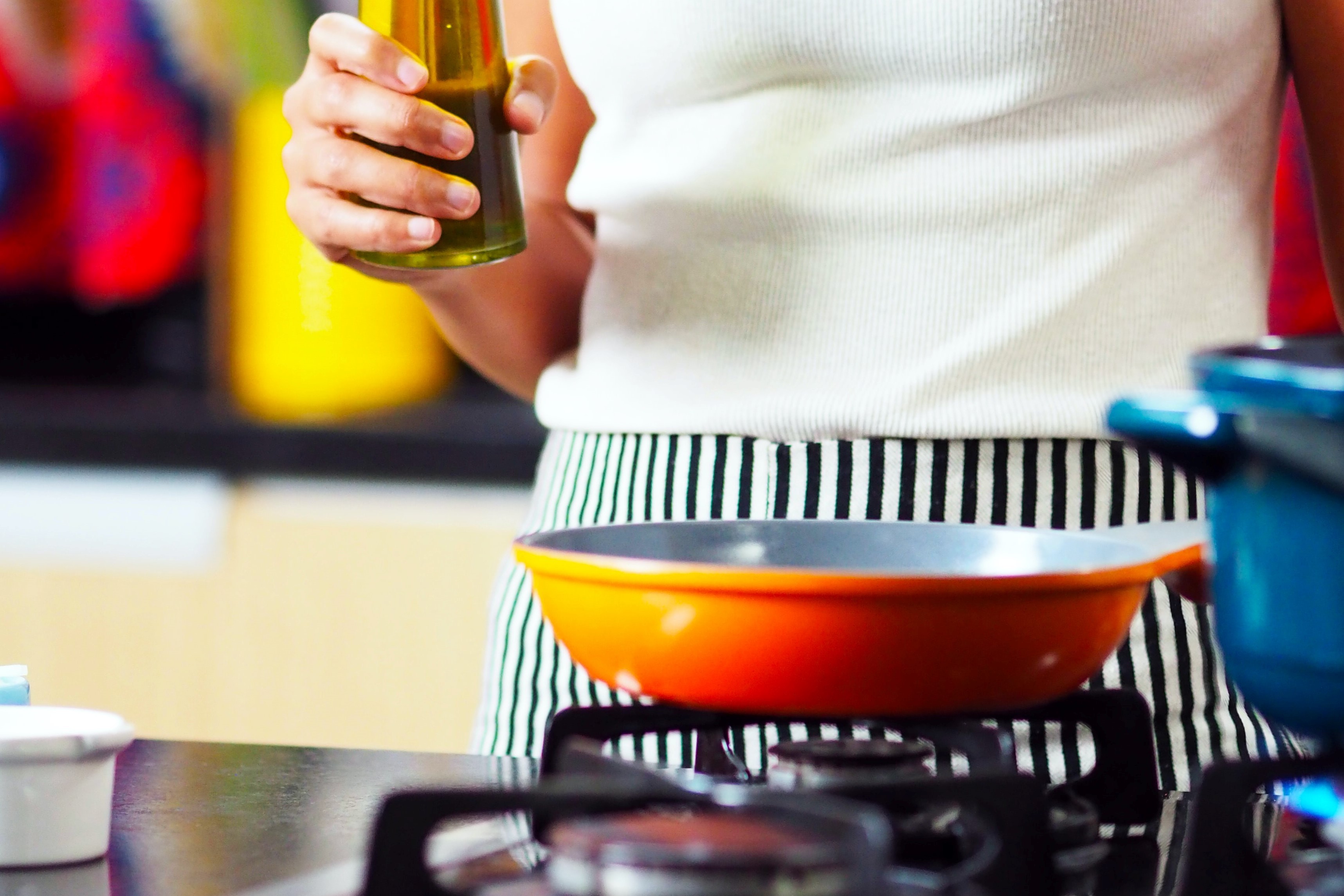 Как очистить сковороду от нагара изнутри и снаружи: эффективные способы для разных материалов