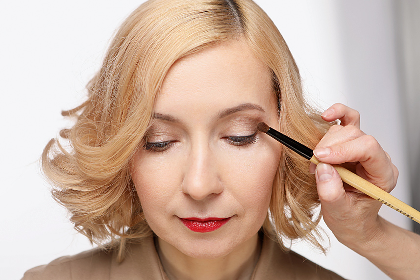 Из дневного в вечерний: как преобразить макияж за 5 минут