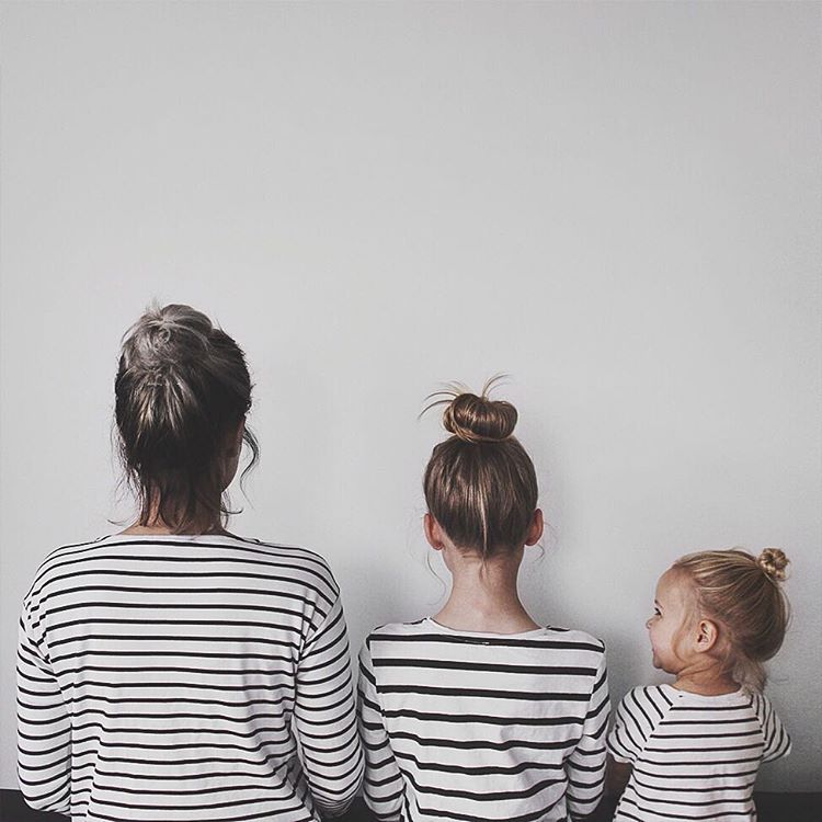 Блогер из Англии делает забавные снимки с дочерьми