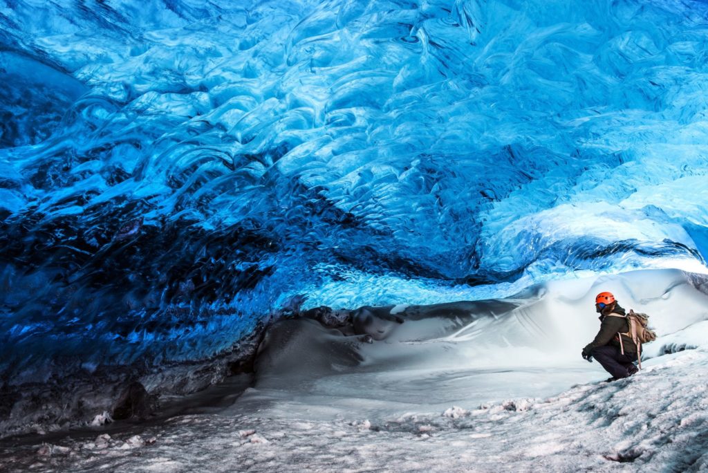 Ледяная пещера ледника Ватнайёкюдль