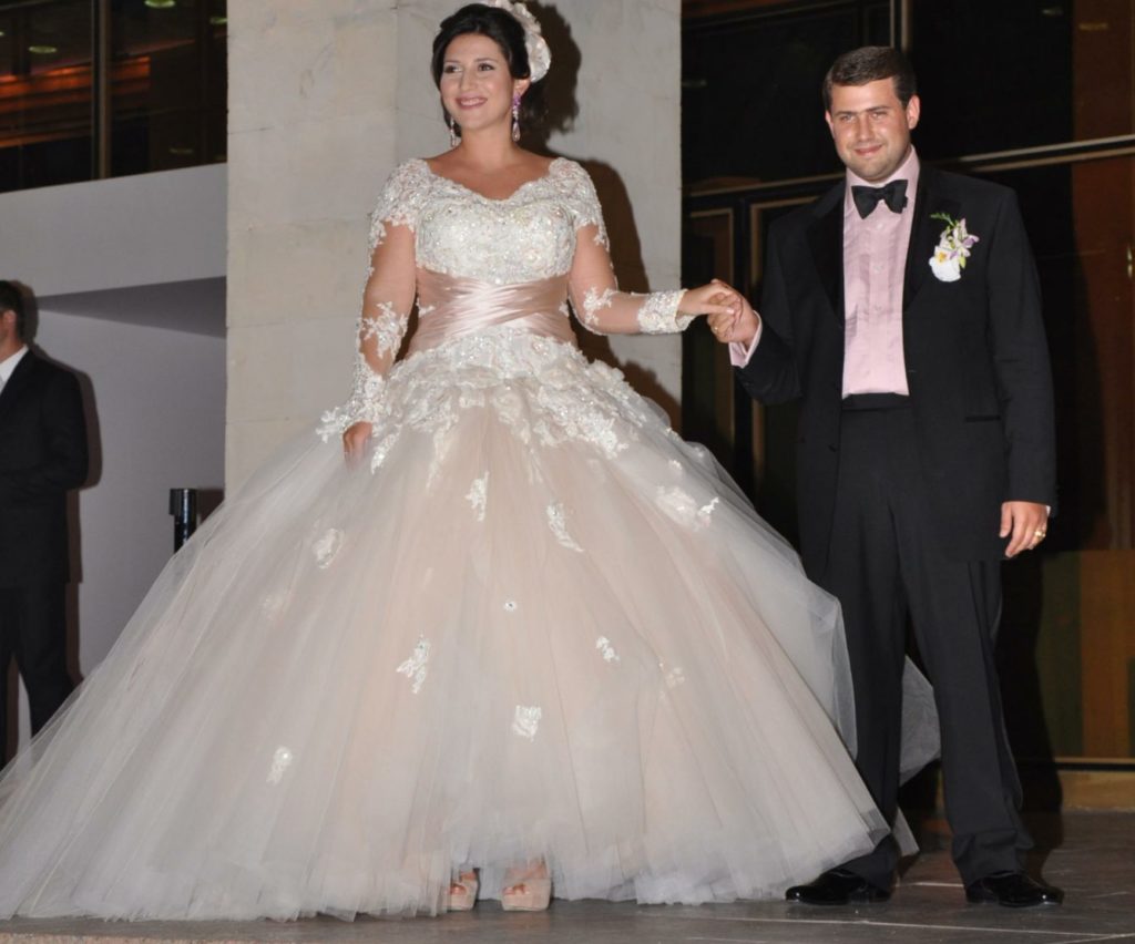 Свадебные платья звезд: 11 редких снимков