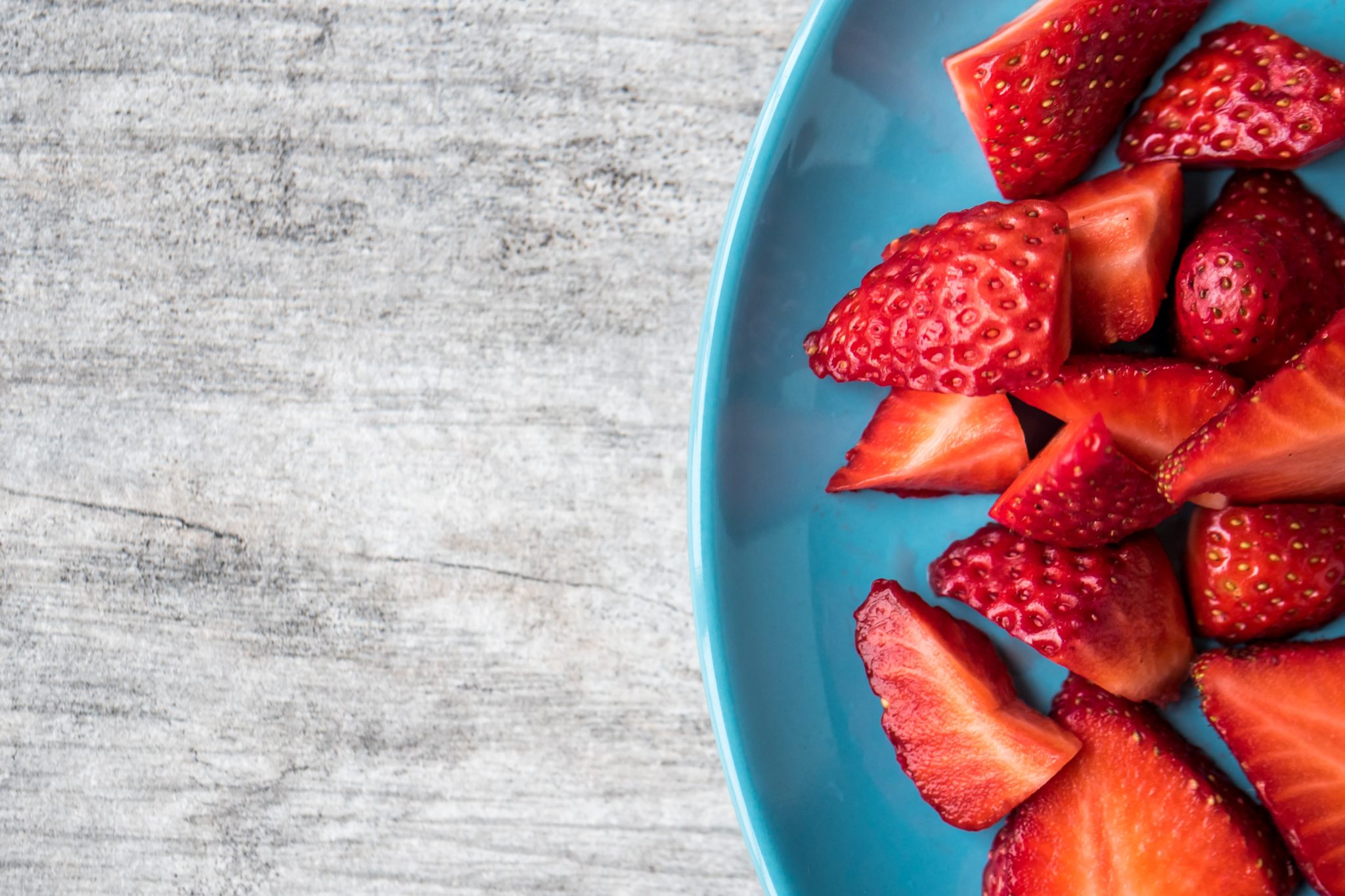 Чем полезна клубника: 5 тайных свойств ягоды