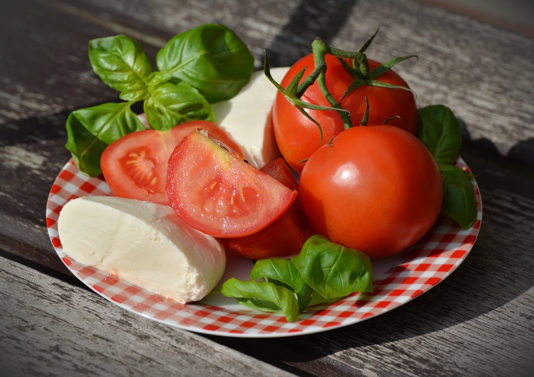 Всем ли можно есть томаты: 4 уникальных свойства и советы по употреблению