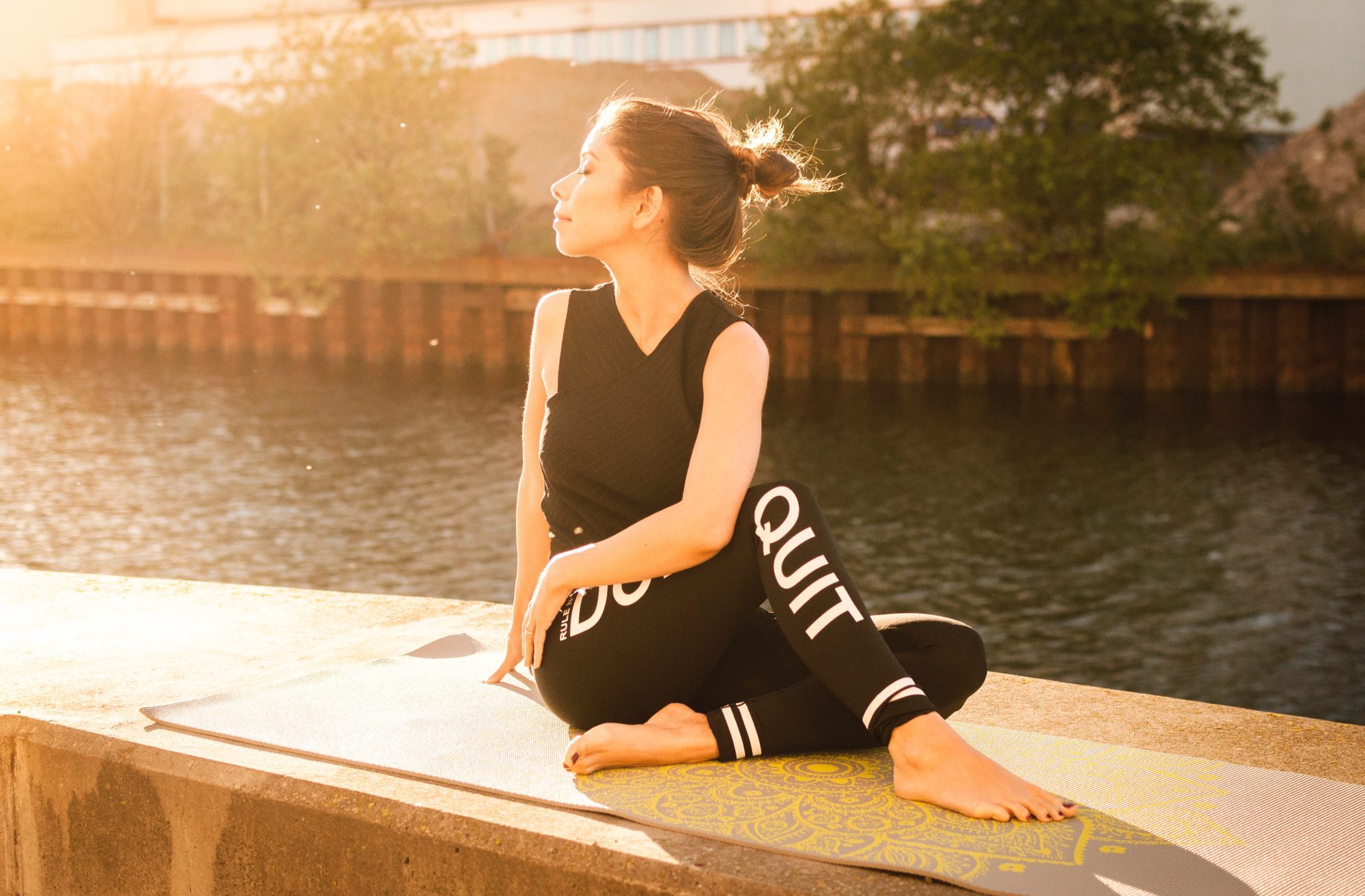 Как йога помогает при менопаузе? 10 асан для женского здоровья